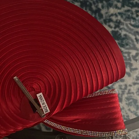 Brand New Red Fascinator by Hana - Picture 4 of 5